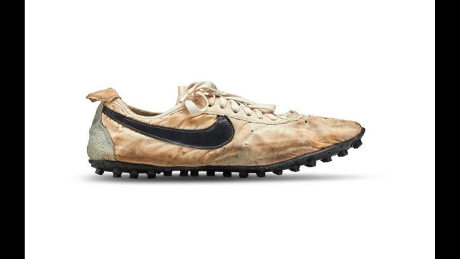 Unas Nike “Moon Shoe”, subastadas por más de 437.000 dólares, baten récords