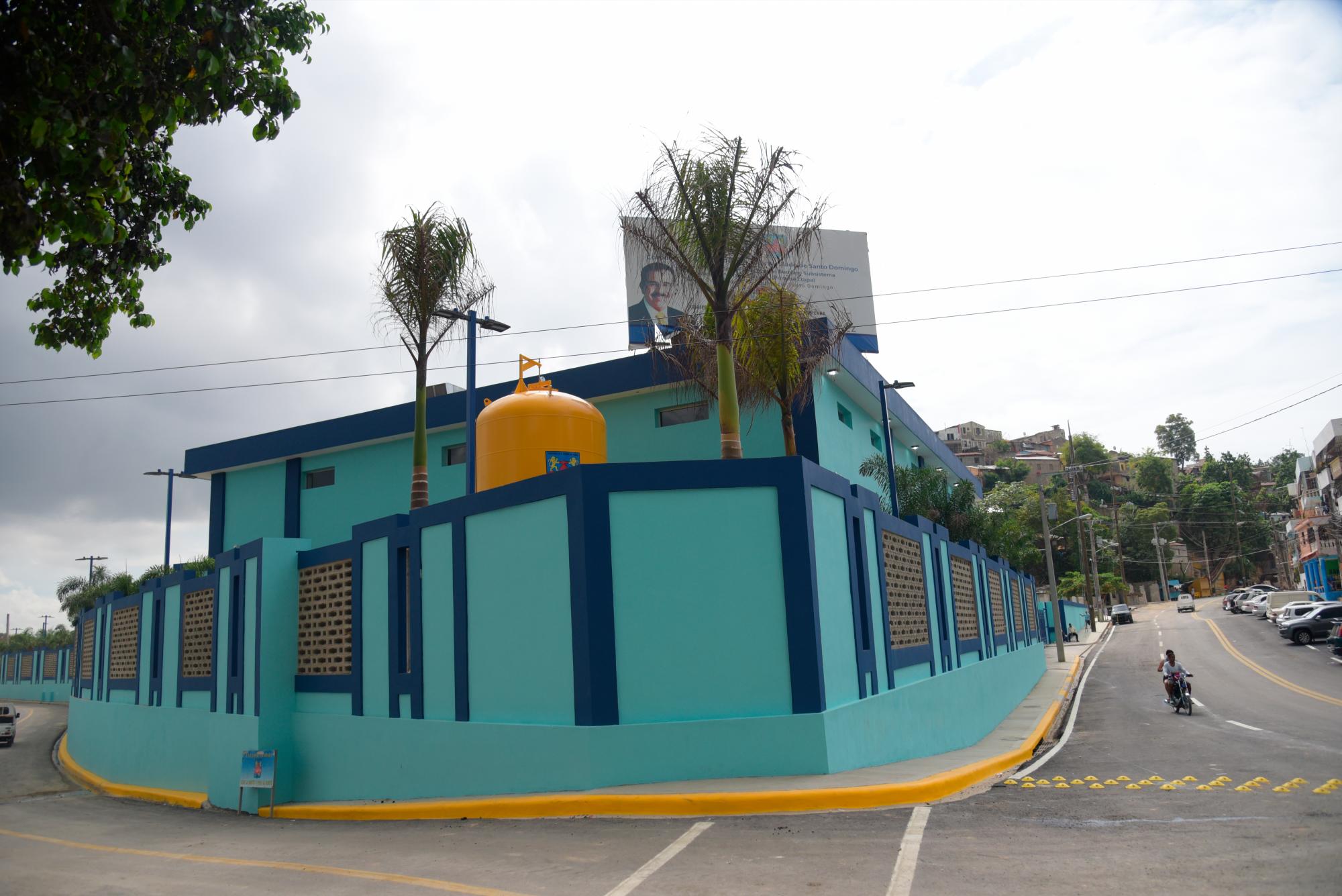 Esta es la edificación del cárcamo de bombeo o sistema de expulsión. 