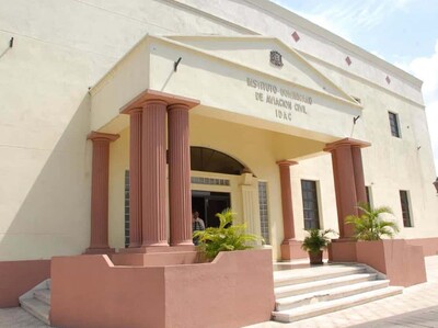 Gobierno aprueba aeropuerto internacional Montecristi para turismo