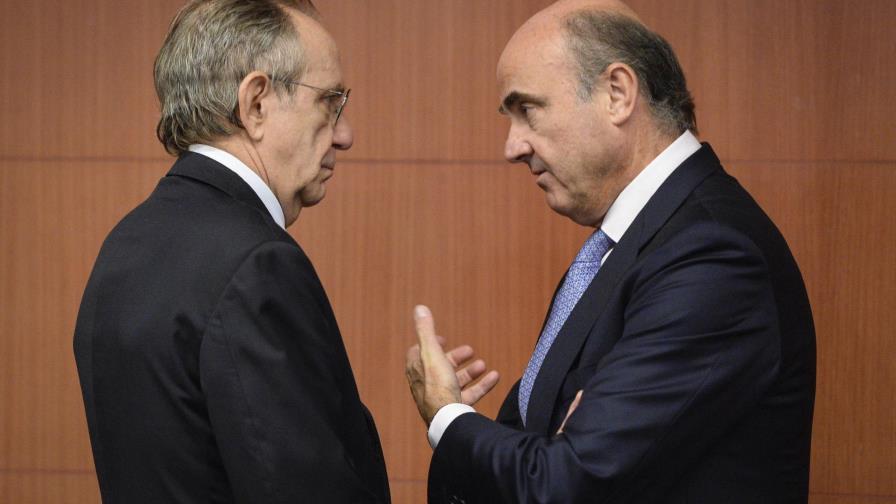 El acuerdo con Grecia “abre la puerta” a su permanencia en el euro, según Luis de Guindos El acuerdo con Grecia “abre la puerta” a su permanencia en el euro, según Luis de Guindos