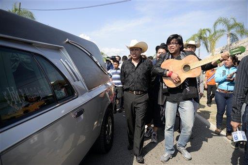 Artistas y compositores se despiden de Joan Sebastian 