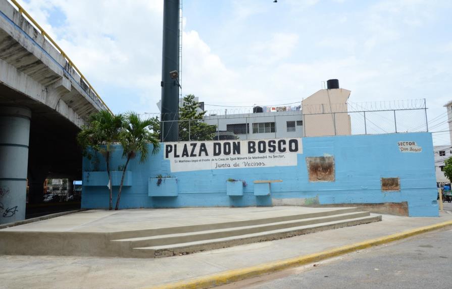 El Ayuntamiento del Distrito Nacional remoza la plaza Don Bosco 