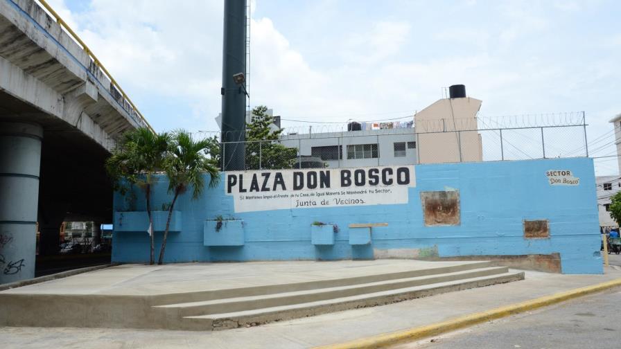 El Ayuntamiento del Distrito Nacional remoza la plaza Don Bosco El Ayuntamiento del Distrito Nacional remoza la plaza Don Bosco