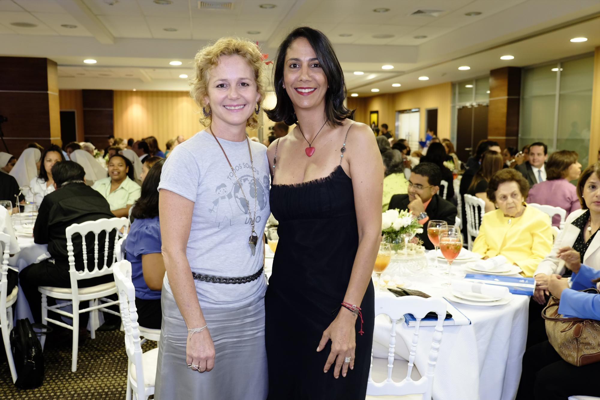 Xiomara Menéndez Dajer y Sandra Alvarado.