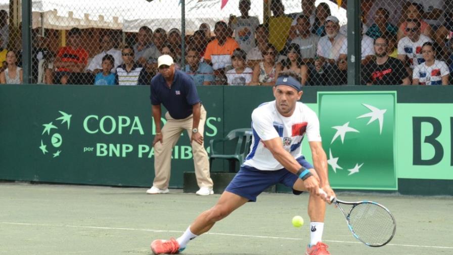 Víctor Estrella gana 3-1 a Gonzalo Escobar y República Dominicana avanza en Copa Davis