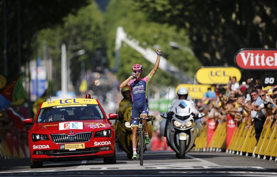 El español Rubén Plaza gana en solitario la 16ª etapa del Tour de Francia