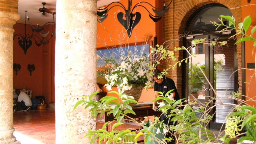 LA MAGNIFICA AMBIENTACIÓN
DE LAS CINCO MANSIONES DEL HOSTAL NICOLÁS DE OVANDO
La magnífica ambientación de las casas de la Familia Dávila preserva la historia