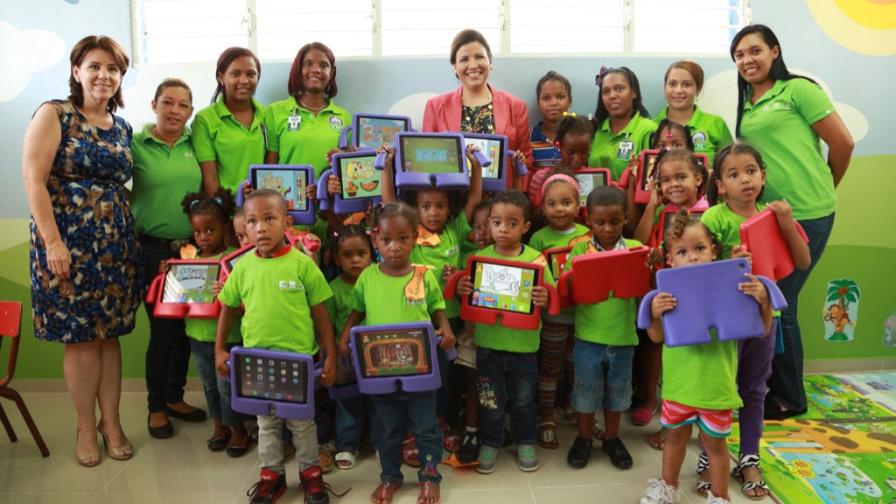 Centro Tecnológico para cerrar brecha digital en Los Guaricanos Centro Tecnológico para cerrar brecha digital en Los Guaricanos