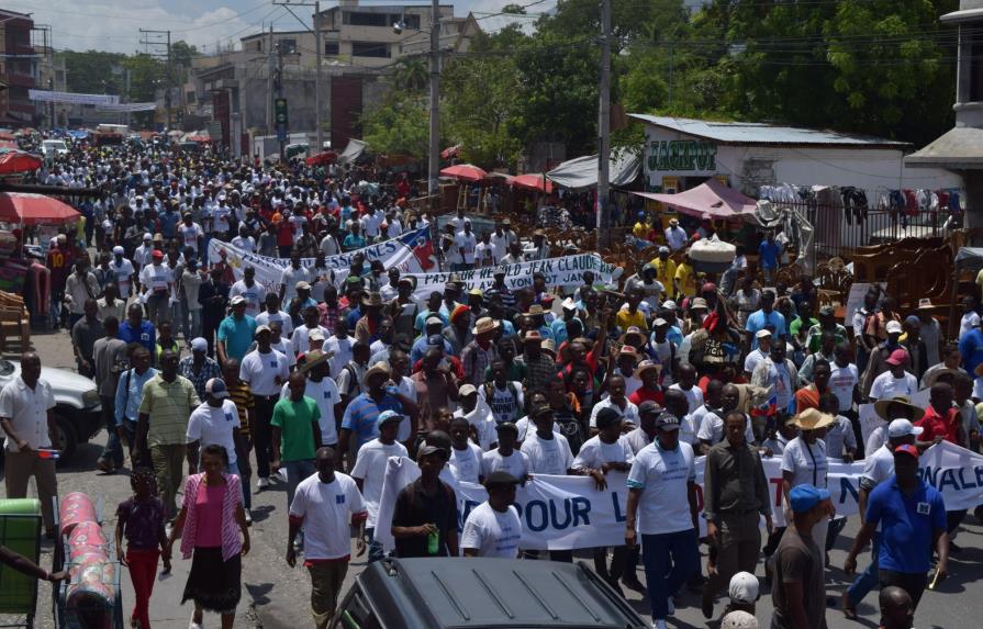 Manifestación en Puerto Príncipe en solidaridad con haitianos viven en RD