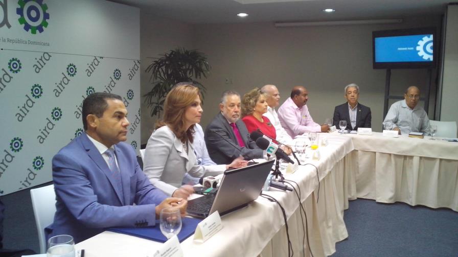 Comerciantes piden alternativa al gobierno por veda a siembra 