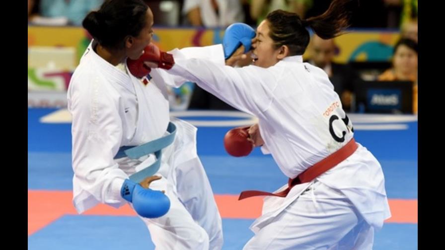 Ana Villanueva se impone en karate y es el tercer oro dominicano en Panamericanos 2015
