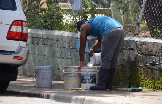 La CAASD clausura lavaderos informales; desperdicio de agua fue evidente en el Gran Santo Domingo