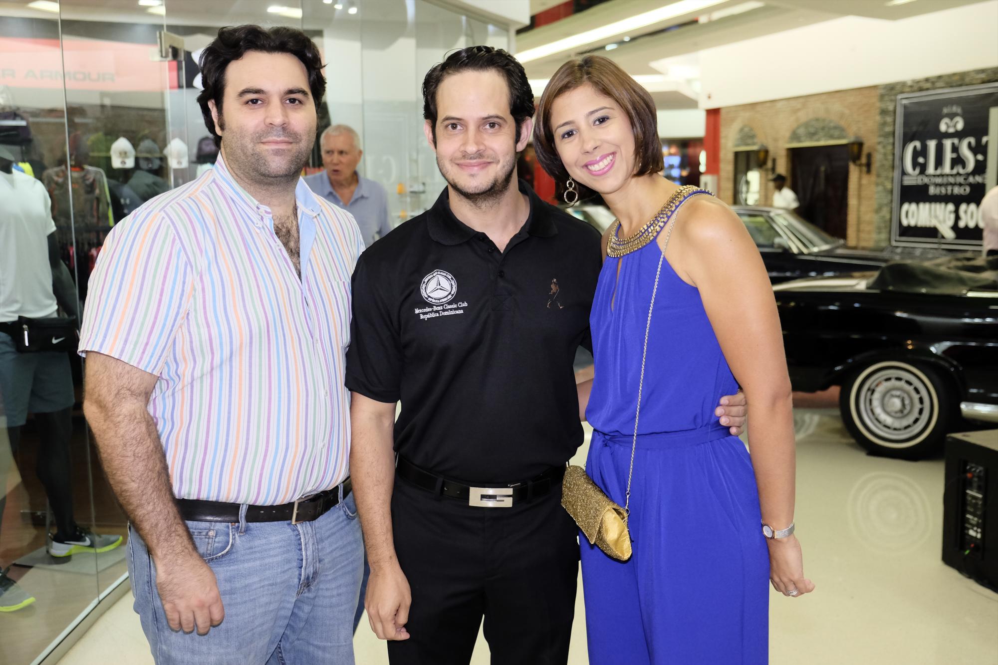 Antonio Junquera, Salvador Mueses y Amy de Mueses.