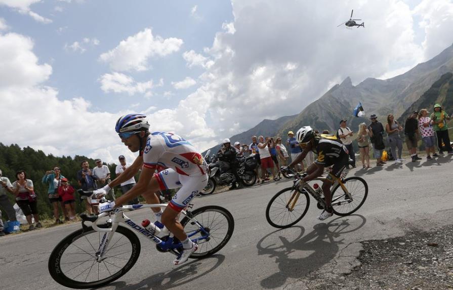 El francés Thibaut Pinot gana en Alpe d’Huez y Froome el Tour tras resistir a Quintana