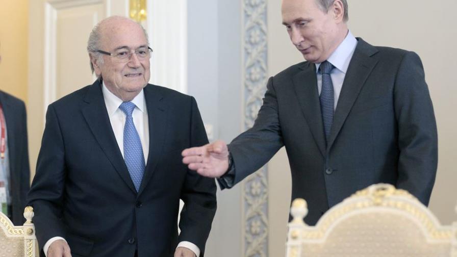 Joseph Blatter a Vladimir Putin: “Decimos sí a Rusia 2018”