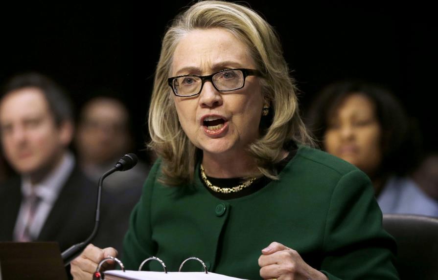 Nuevo pleito entre Clinton y comisión del Congreso sobre ataque en Bengasi 