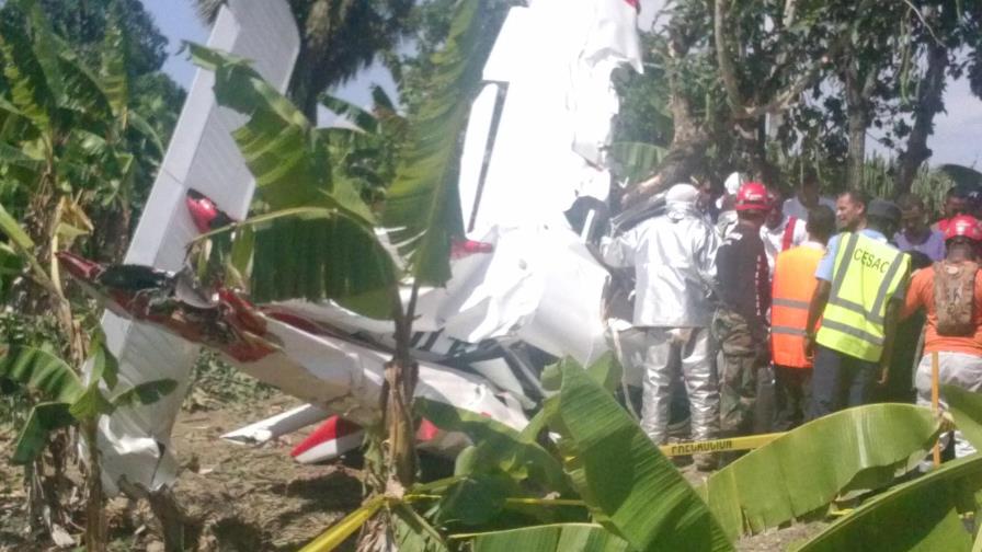 Avioneta se precipita en Estancia Nueva, Santiago; tres muertos 