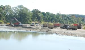 La extracción ilegal asfixia los ríos de República Dominicana