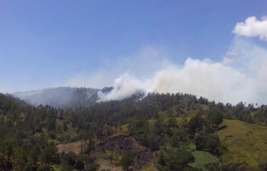 Medio Ambiente dice que ha extinguido dos incendios en comunidades de La Vega