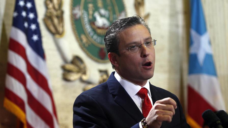 García Padilla no despedirá funcionarios ni subirá impuestos pese a la crisis García Padilla no despedirá funcionarios ni subirá impuestos pese a la crisis