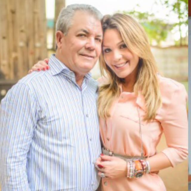 Luz García le dedicó estas palabras a su padre: “Feliz día de los padres a todos los padres dominicanos. Qué orgullosa me siento de ser la hija de un hombre que a lo largo de sus días y de sus años ha predicado con el ejemplo, José Arismendy García. Esa es la mejor enseñanza que un hijo pueda obtener. No son las palabras únicamente, son los hechos. Agradezco tus valores, pues sé que estás ahí y eso ha colaborado para estar clara de que cada uno de mis pasos deben ser firmes para honrar con hechos tus enseñanzas. Gracias por enseñarme que cuando se quiere no hay límites, sin importar las circunstancias. Gracias por enseñarme que el mejor legado de un padre hacia un hijo no son las fortunas sino el legado del trabajo y las herramientas para ¡ser!”. 