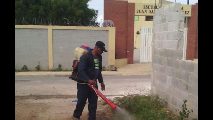 Salud Pública interviene barrio de El Seibo por plaga de garrapatas