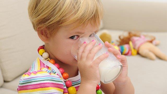Argentina retira lácteos infantiles por bacteria relacionada con meningitis