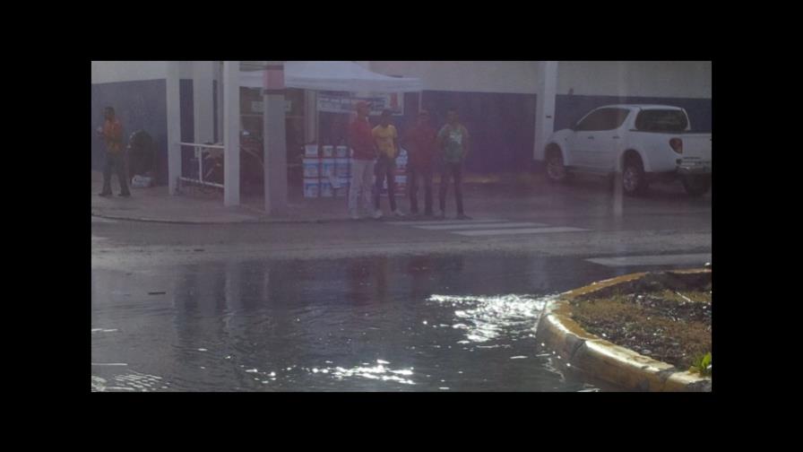 La CAASD reparara fuga de agua en la avenida Núñez de Cáceres reportada por Diario Libre La CAASD reparara fuga de agua en la avenida Núñez de Cáceres reportada por Diario Libre