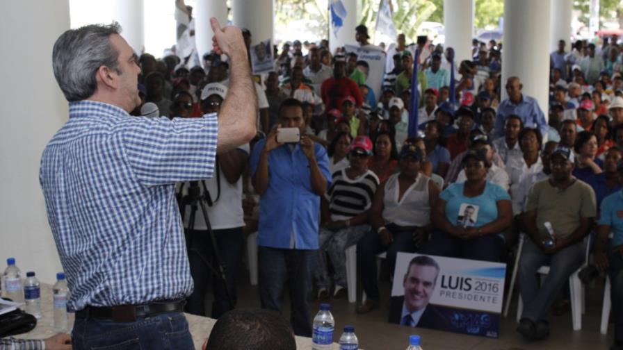 Luis Abinader acusa gobierno de no enfrentar los problemas ambientales