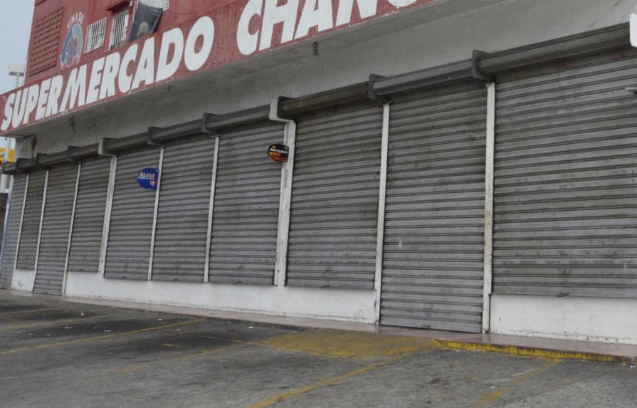Hombres armados asaltan comercio y un Valet Parking en Naco