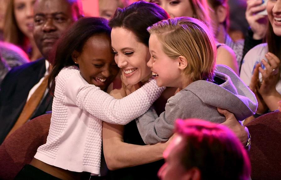 Aseguran que hija adoptiva de Angelina Jolie quiere regresar con su madre biológica