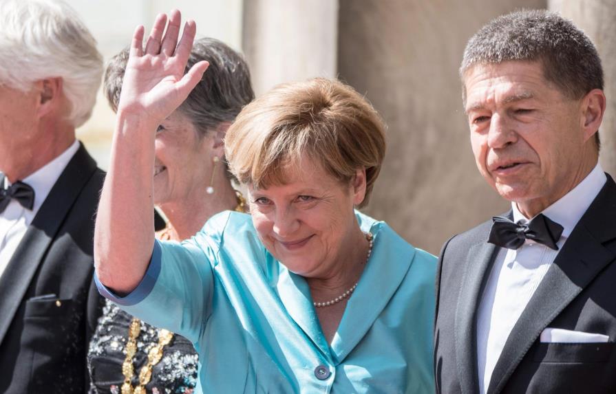 Merkel aspirará a la reelección para un cuarto mandato, según semanario alemán
