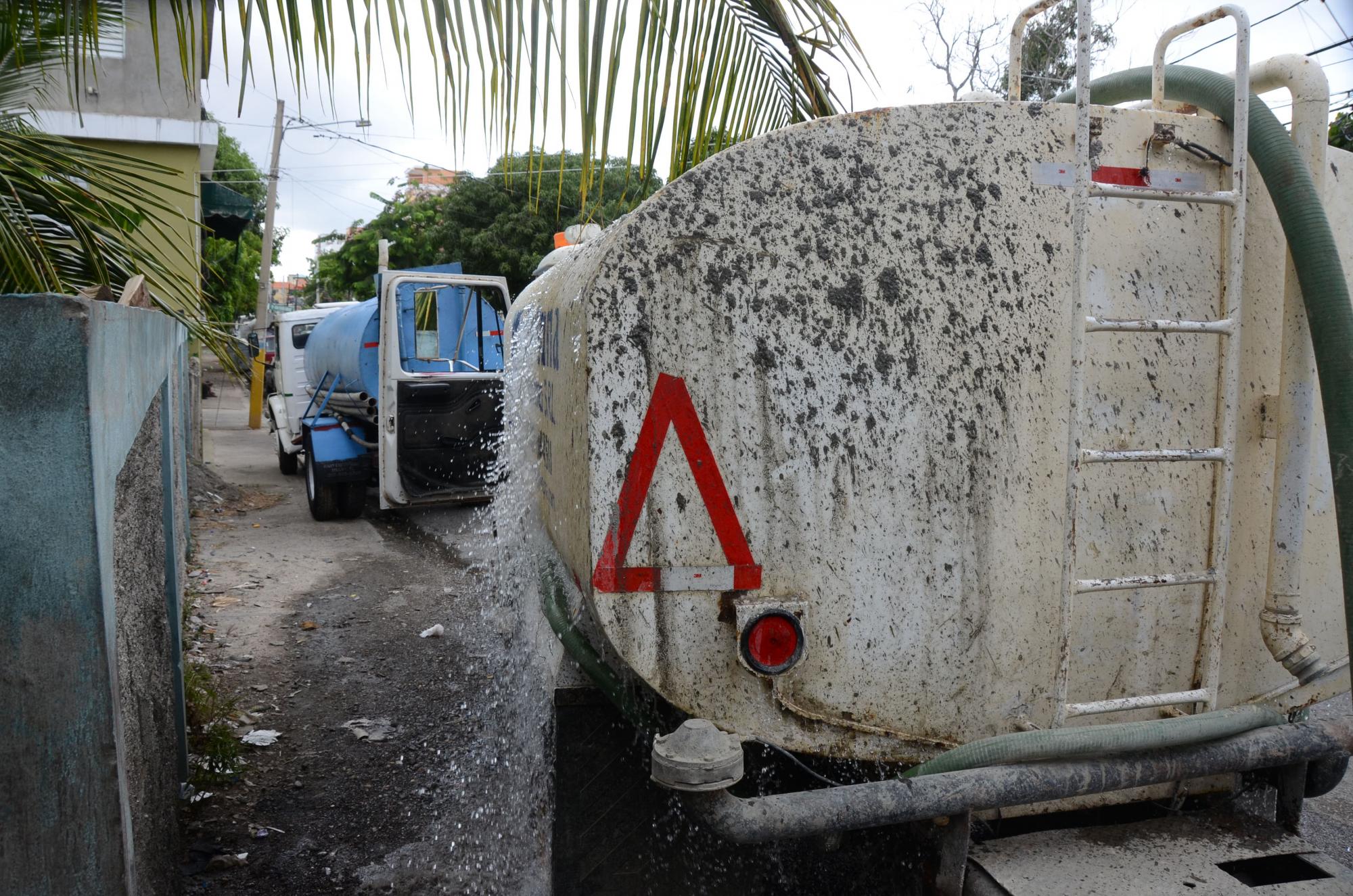 El costo del agua que contiene un camión puede andar por los RD$ 900 y RD$ 1,400, lo que indica que hay un amplio margen de beneficios. 