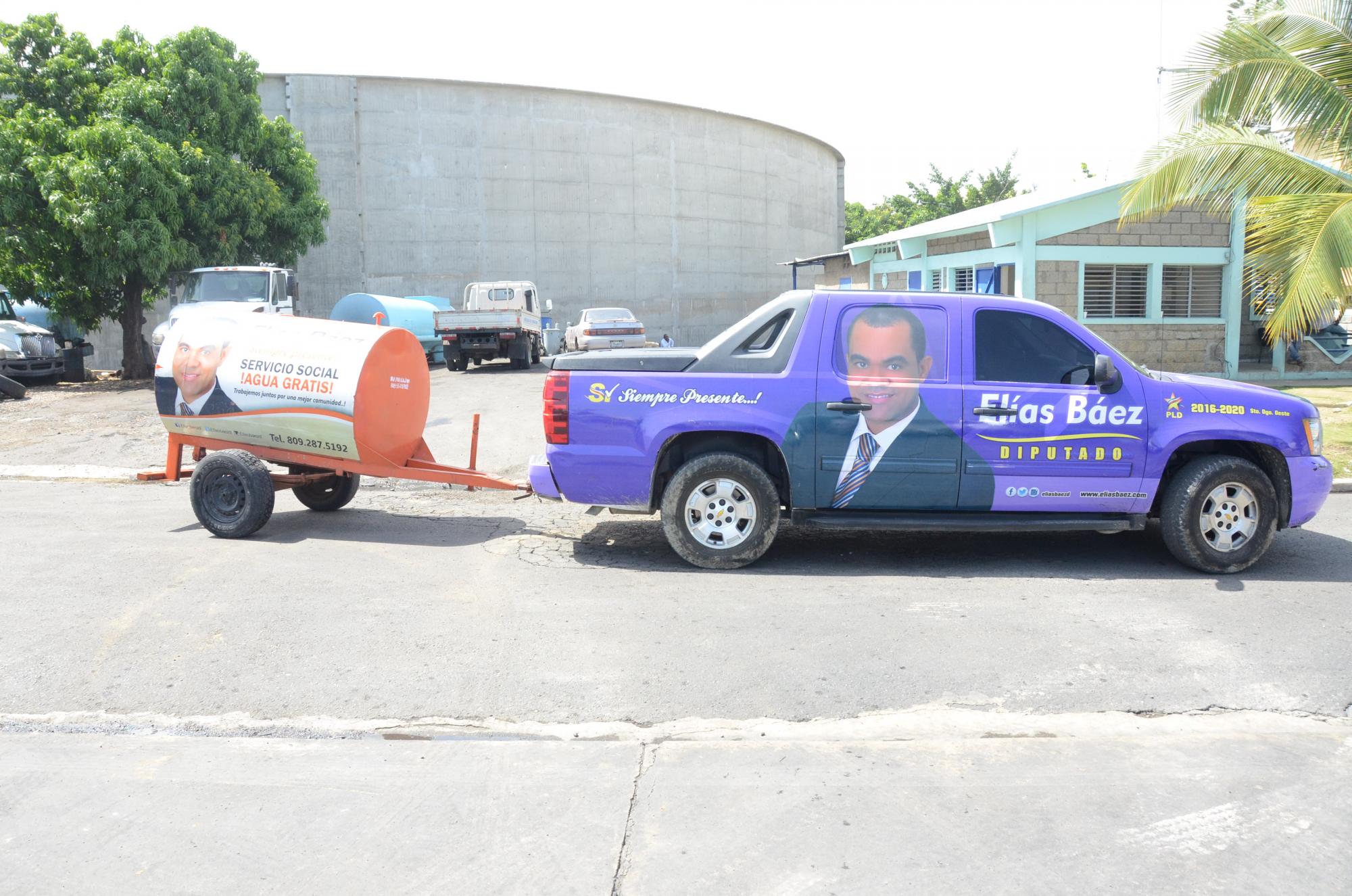 El costo del agua que contiene un camión puede andar por los RD$ 900 y RD$ 1,400, lo que indica que hay un amplio margen de beneficios. 