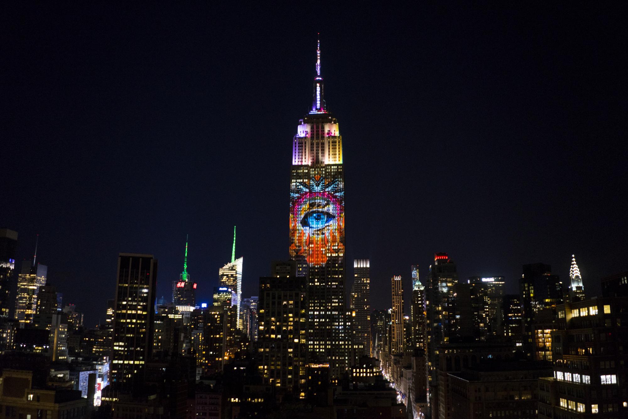 Imágenes gigantes de especies en peligro de extinción proyectadas en la cara sur del emblemático edificio neoyorkino El Empire State Building. Las proyecciones a gran escala son, son inspiración y producción de los realizadores del documental “Racing Extinction.” 