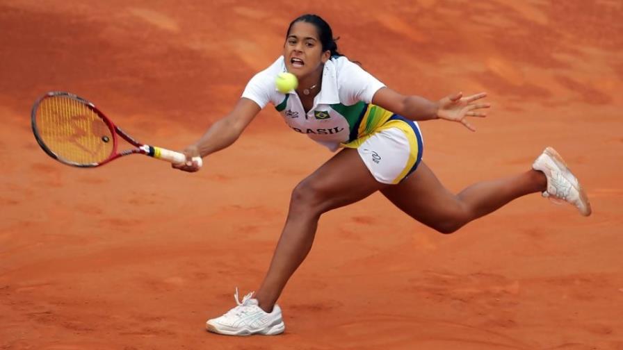 La tenista brasileña Teliana Pereira se metió entre las mejores 50 de la WTA