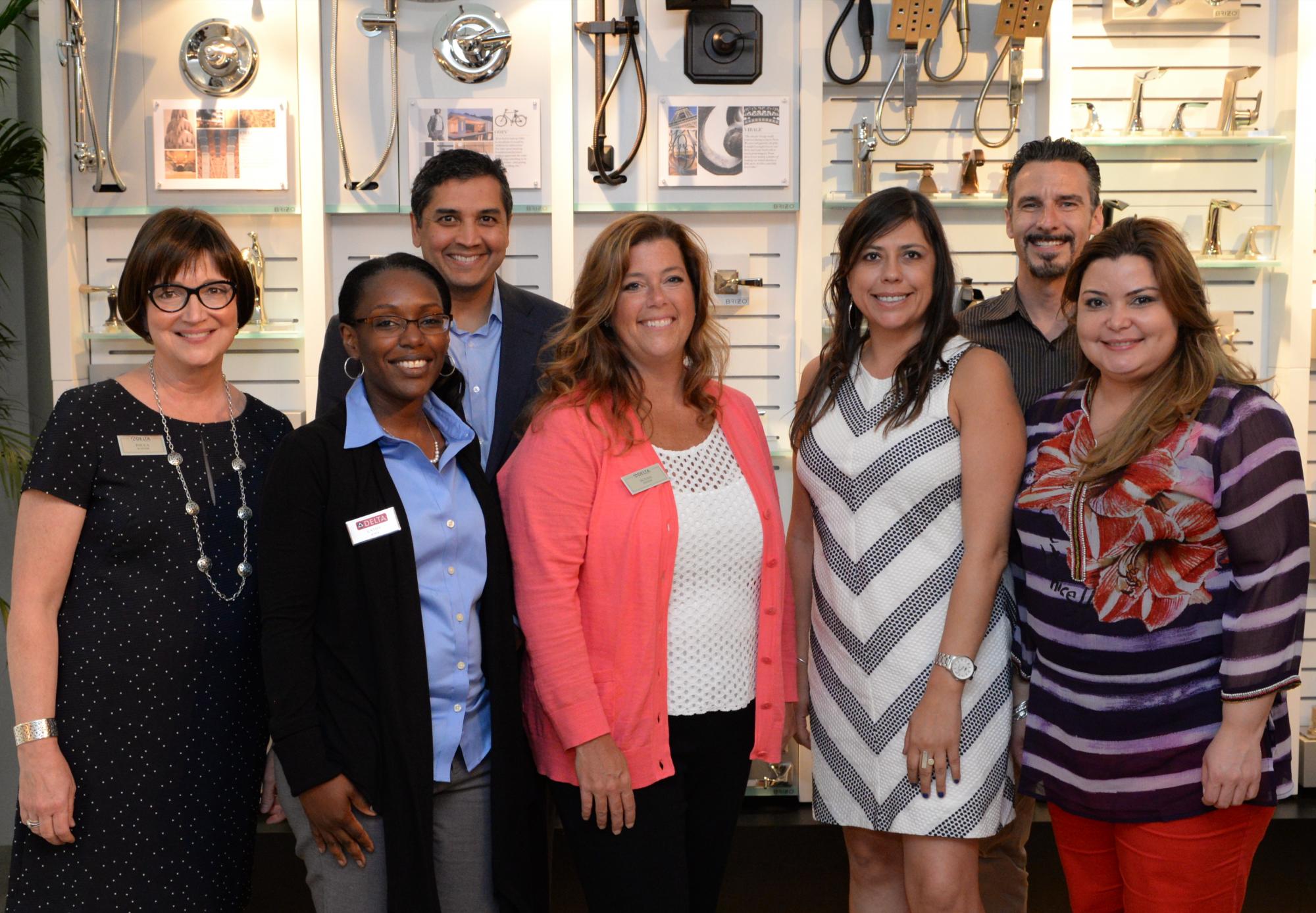 Paula Warner, Catherine Roper, Jai Shah, Susan Fisher, Paola Álvarez, Judd Lord y Yadissel Sánchez.