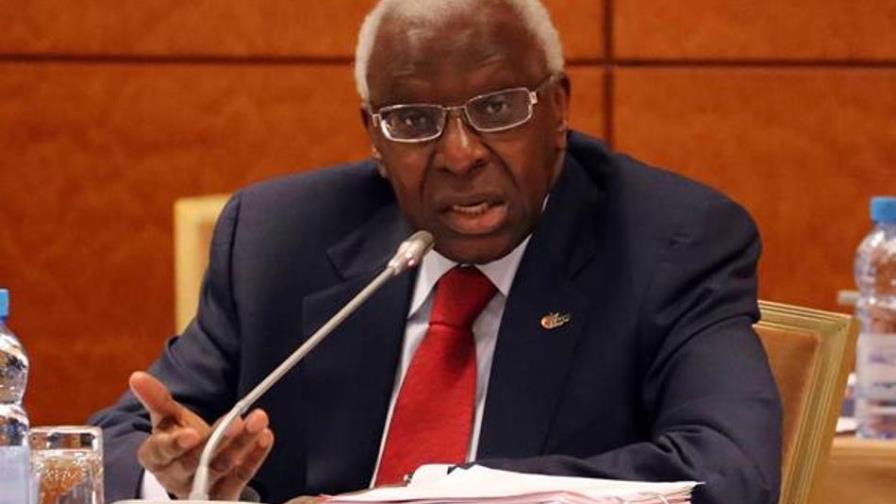 El presidente de la IAAF pide prudencia y alerta por el “afán de redistribución de medallas”