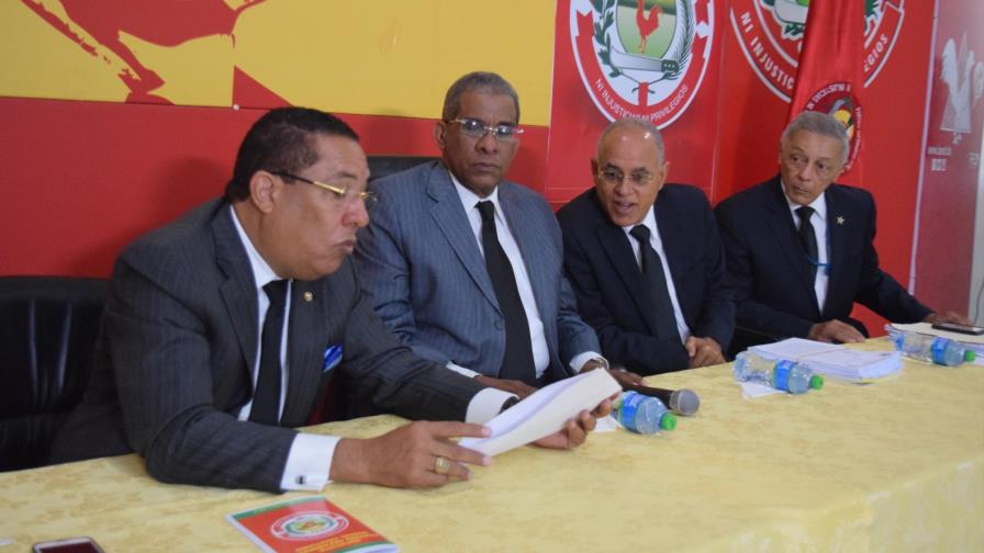 El PRSC expulsa a Modesto Guzmán y Alexandra Izquierdo por “alta traición”