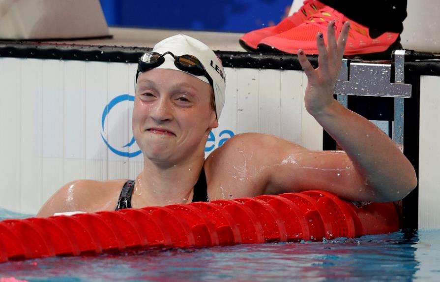 Caen dos récord mundiales de natación 