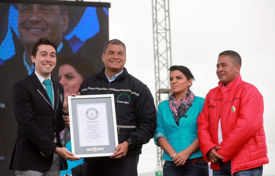 Presidente Correa advierte tiempos difíciles en mandato 