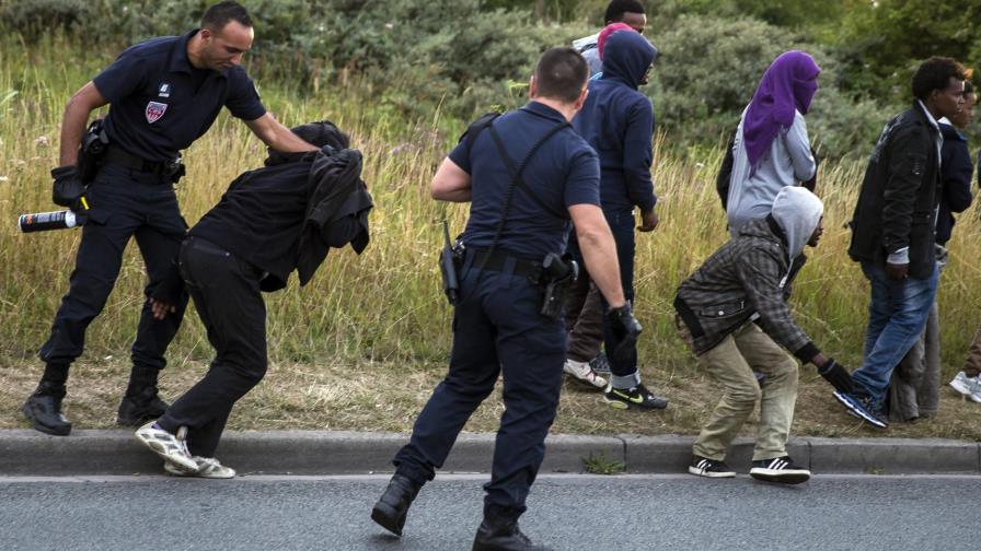 La CE ayudará a Francia con la inmigración en Calais si París lo solicita La CE ayudará a Francia con la inmigración en Calais si París lo solicita