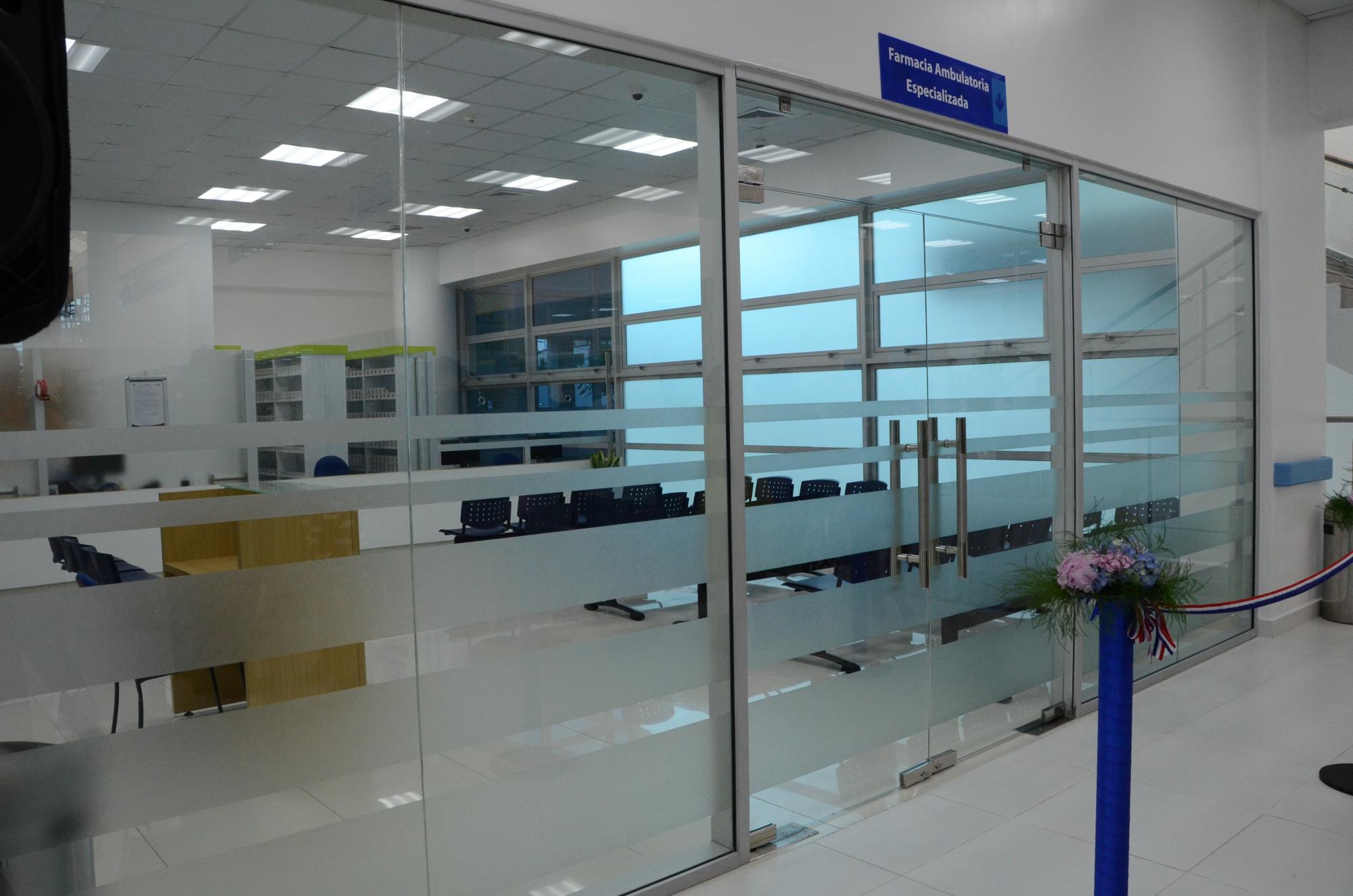 Vista de la nueva farmacia.