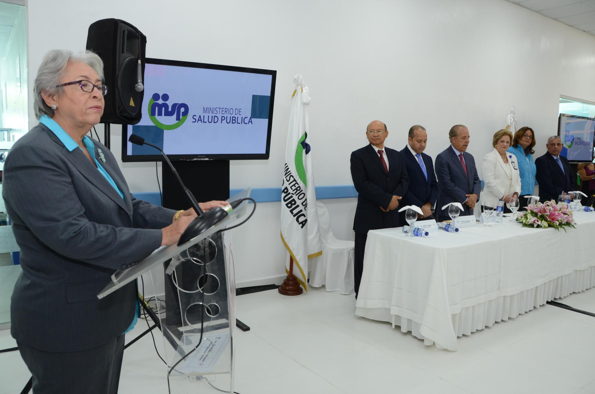 La ministra de Salud, Altagracia Guzmán Marcelino, durante el acto de inauguración.