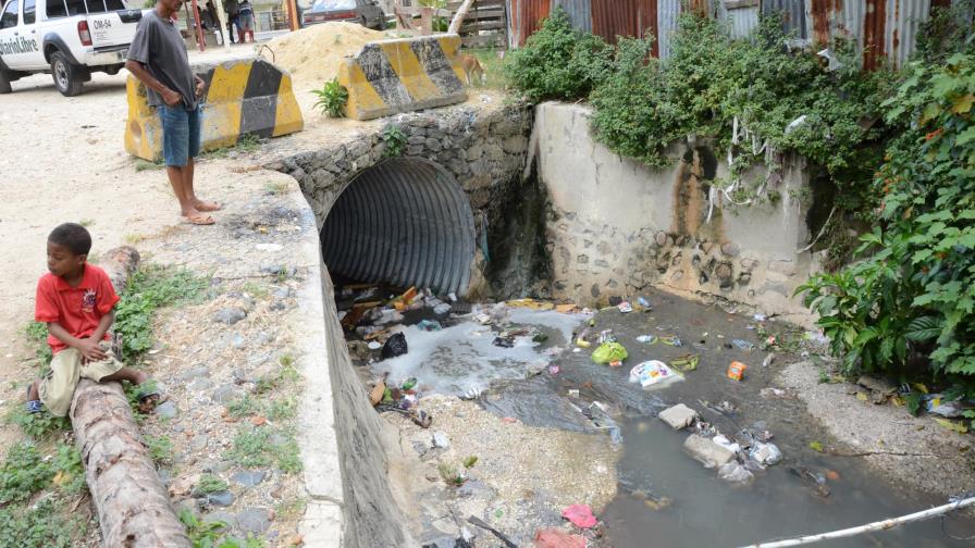 Piden al Gobierno el saneamiento de un tramo de la cañada Guajimía