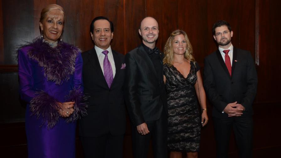 Celebran Fiesta Nacional de Suiza con brindis por la paz y derechos humanos