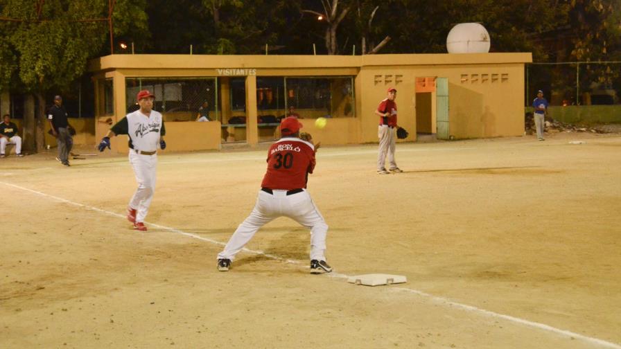 En la Liga Aborigen se respira tradición softbol