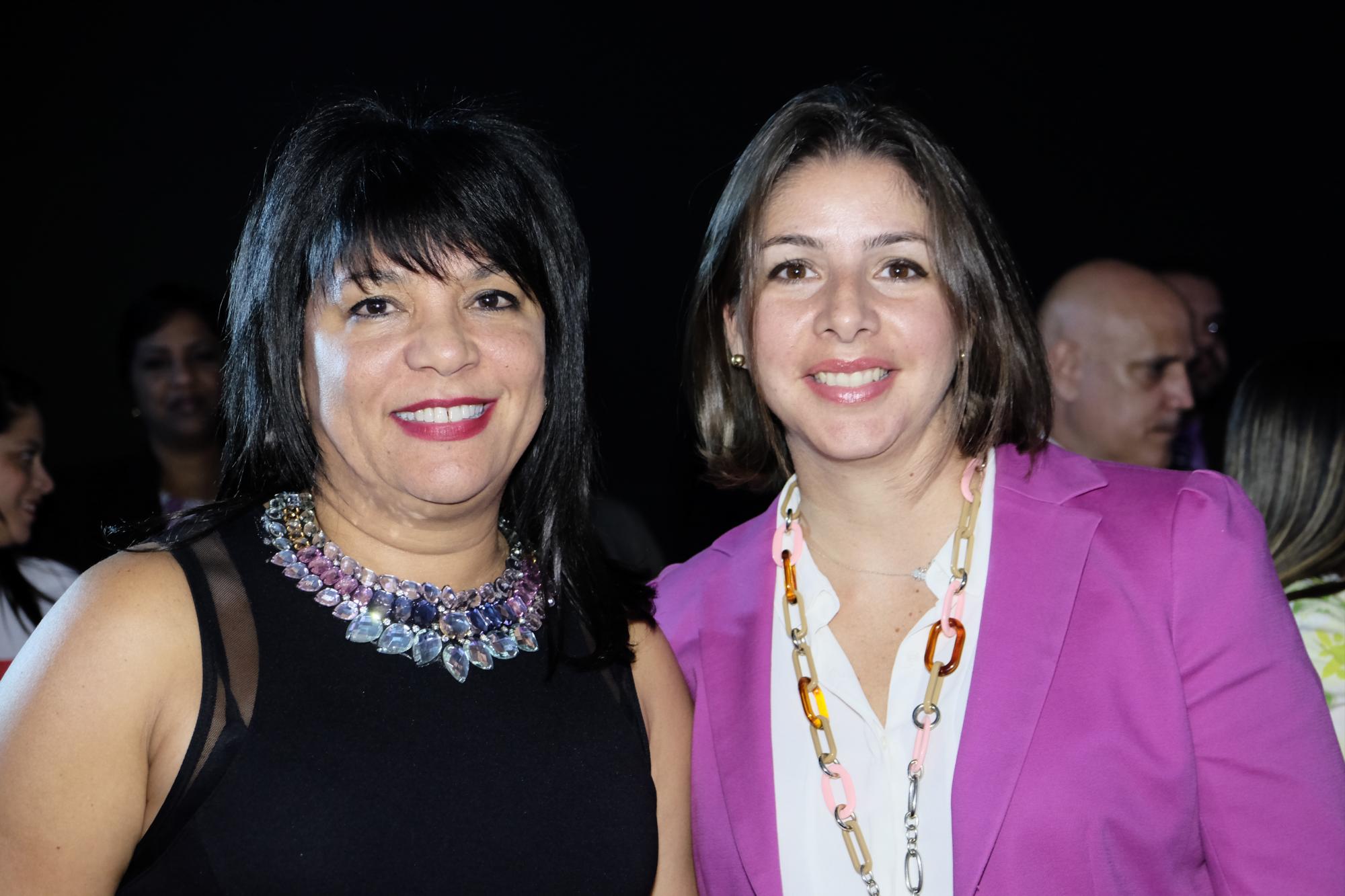 Yanet Acosta y Giselle Cott.