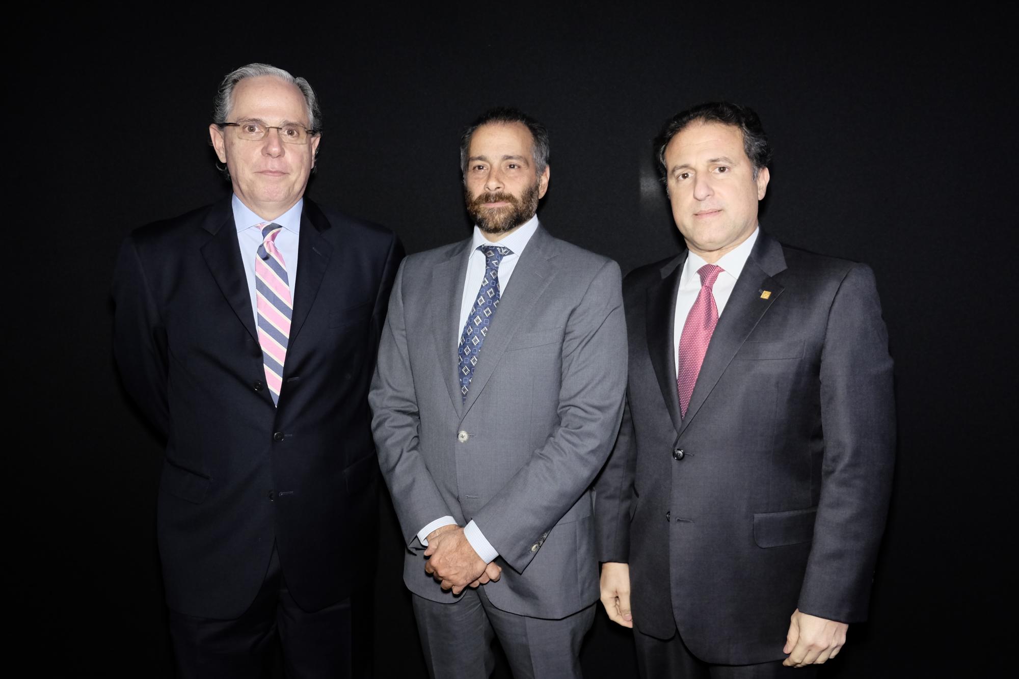 David Fernández, Laurence Hazoury y Gustavo Ariza.