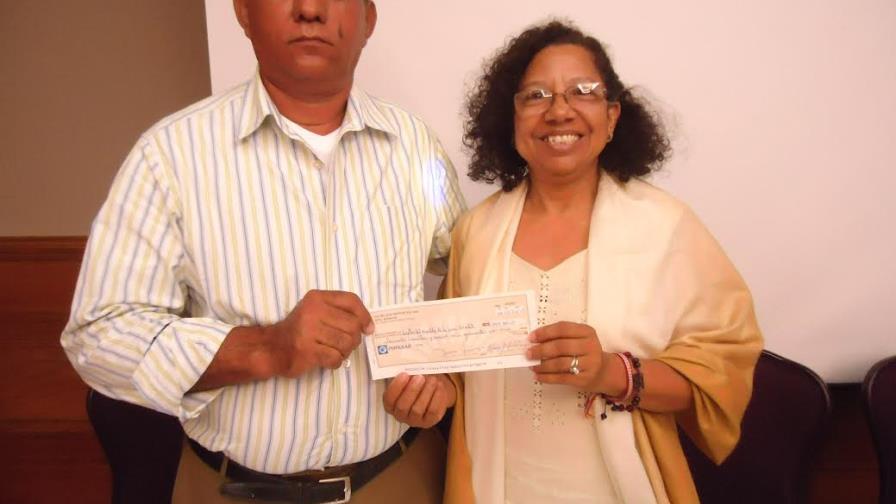 Afirman mujeres sólo devengan 79% de lo que ganan hombres